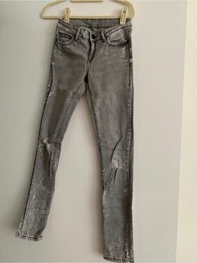Grey Distressed Skinny Jeans